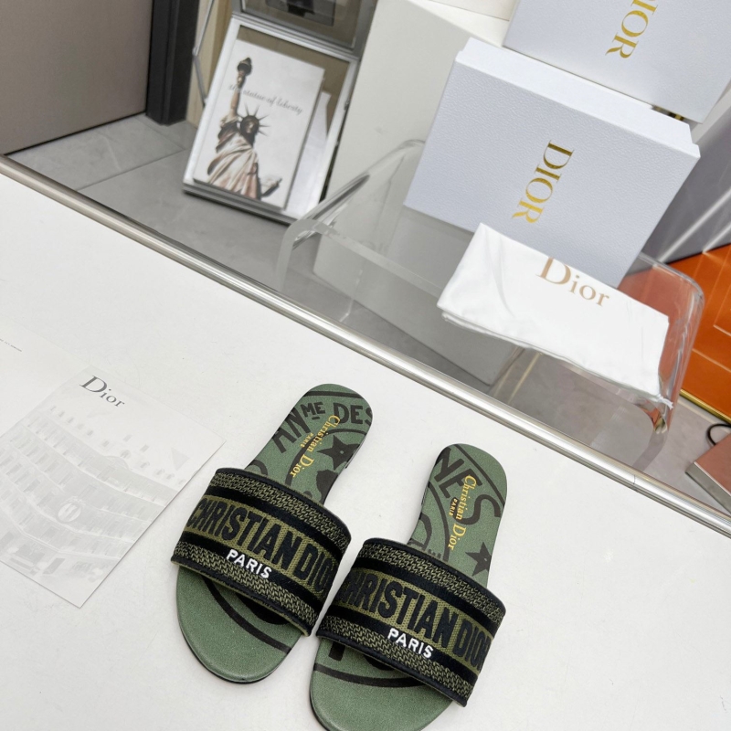 ch**an D*or slippers